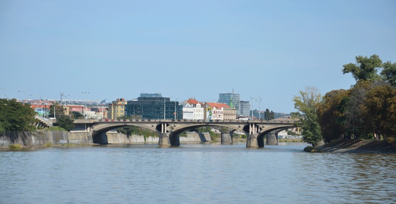 Hlávkův most
